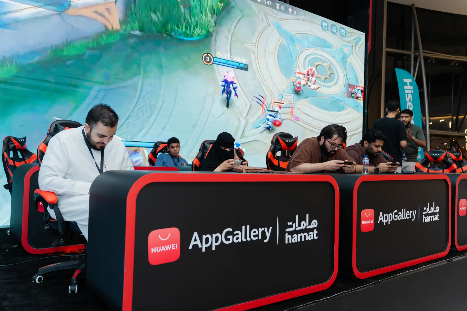 Mobile Legends gameplay on the main screen during live competition